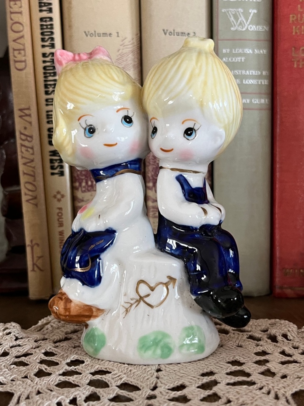 Vintage Japan Boy Girl Figurine Tree Stump Hand Painted Porcelain MCM Couple 6”